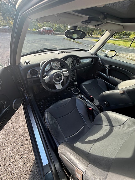 MINI Cooper 9 of 20