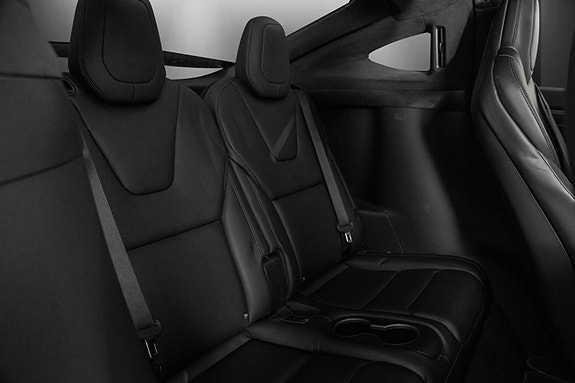 Tesla Model X 21 of 30
