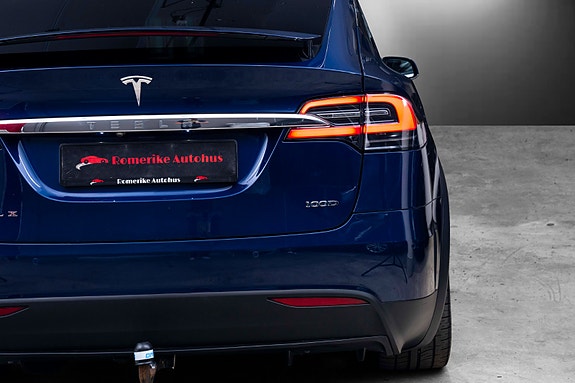 Tesla Model X 8 of 30