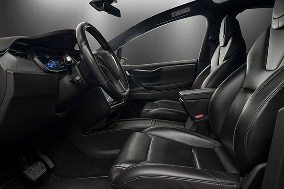 Tesla Model X 9 of 30