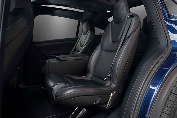 Tesla Model X 13 of 30
