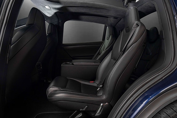 Tesla Model X 12 of 30