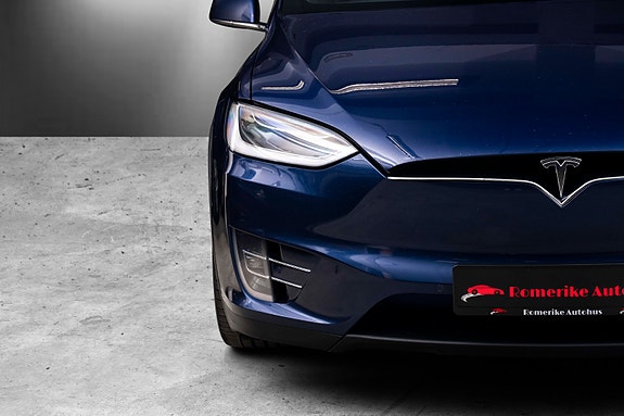 Tesla Model X 4 of 30