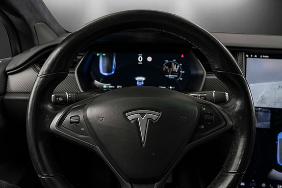 Tesla Model X 23 of 30