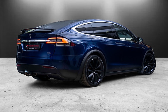Tesla Model X 5 of 30