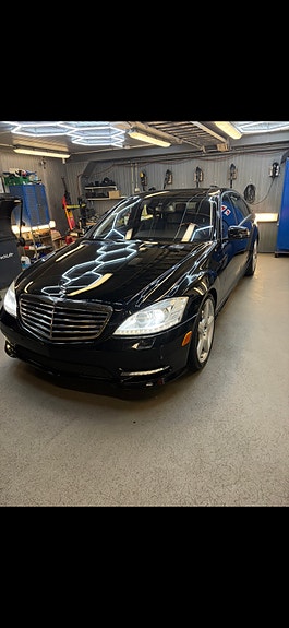 Mercedes-Benz S550 2 of 30