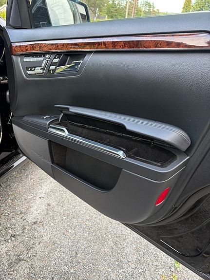 Mercedes-Benz S550 26 of 30