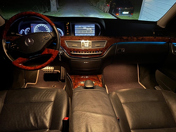 Mercedes-Benz S550 18 of 30