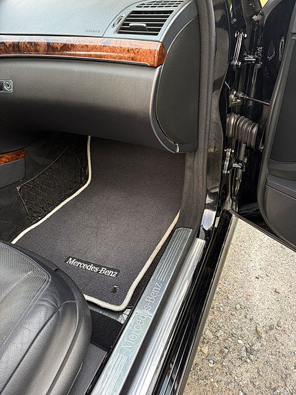 Mercedes-Benz S550 24 of 30