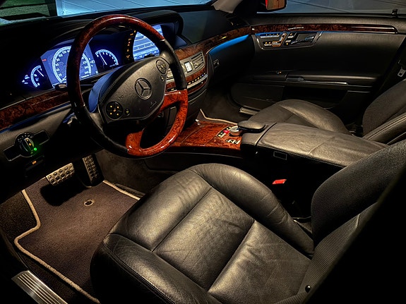 Mercedes-Benz S550 17 of 30