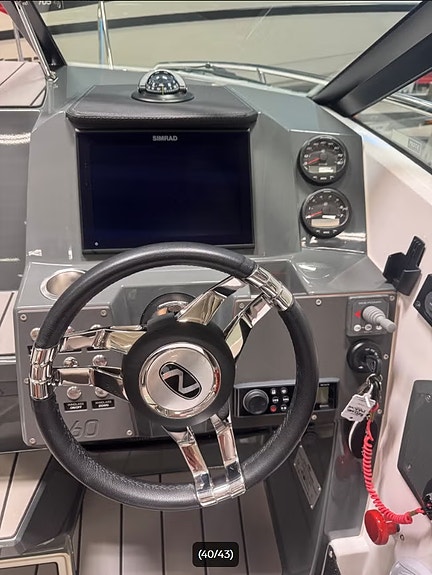 Mercury 200hk V6 hvit, Highline+ meget velutstyrt 6 of 15