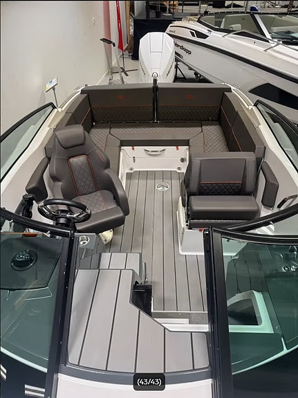Mercury 200hk V6 hvit, Highline+ meget velutstyrt 3 of 15