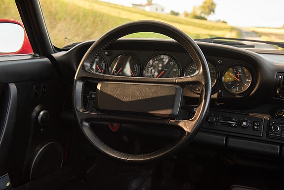 Porsche 911 28 of 30