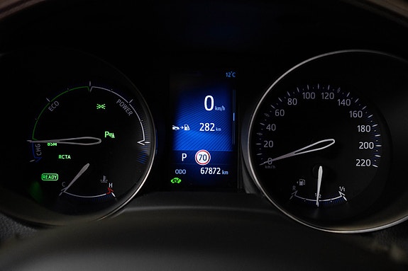 Toyota C-HR 14 of 30