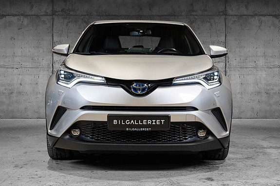 Toyota C-HR 3 of 30