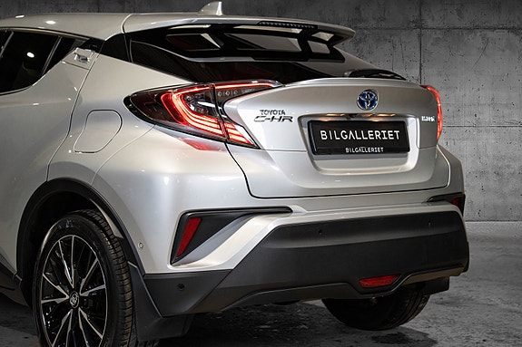 Toyota C-HR 8 of 30