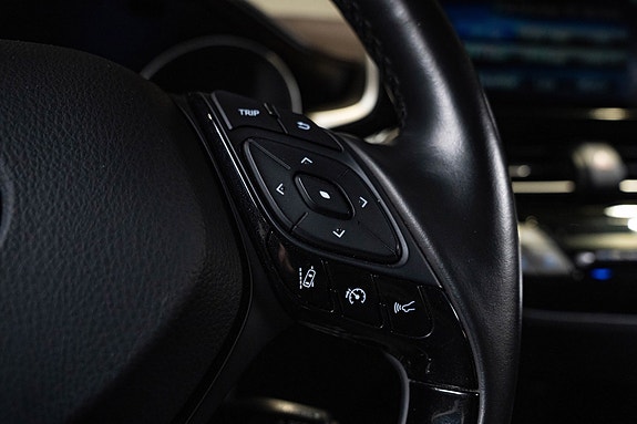 Toyota C-HR 13 of 30