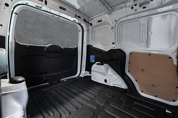Ford Transit Courier 28 of 29