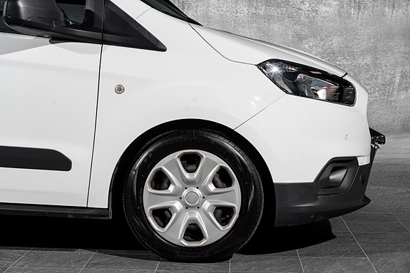 Ford Transit Courier 12 of 29