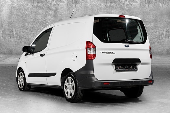 Ford Transit Courier 6 of 29