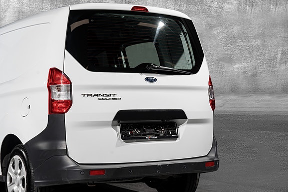 Ford Transit Courier 7 of 29