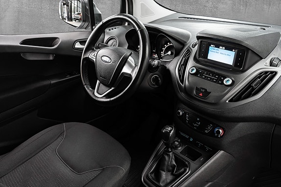 Ford Transit Courier 13 of 29