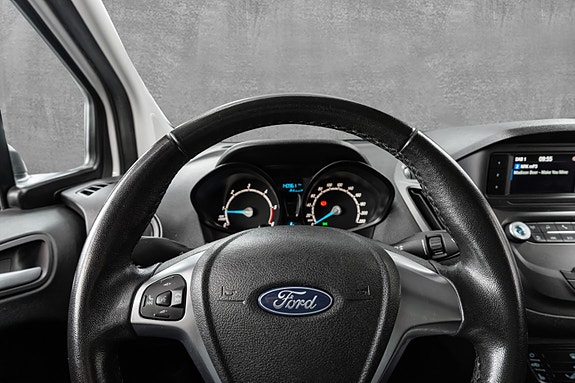 Ford Transit Courier 17 of 29