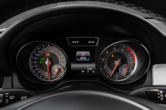 Mercedes-Benz GLA180 19 of 30
