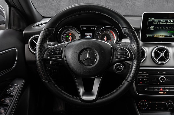 Mercedes-Benz GLA180 14 of 30
