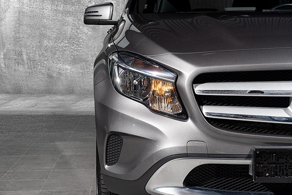 Mercedes-Benz GLA180 4 of 30