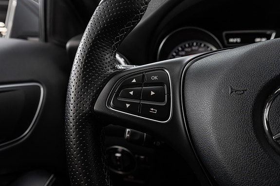 Mercedes-Benz GLA180 15 of 30
