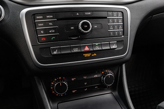 Mercedes-Benz GLA180 23 of 30