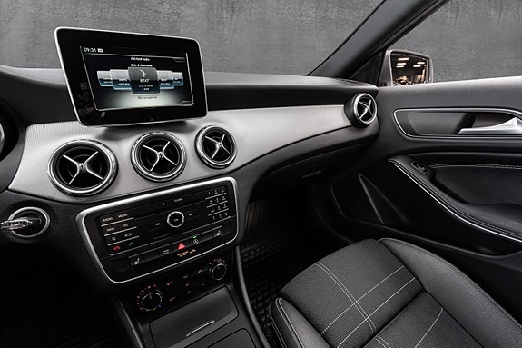 Mercedes-Benz GLA180 21 of 30