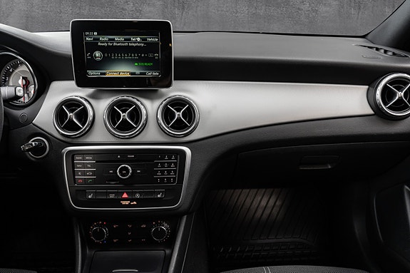 Mercedes-Benz GLA180 20 of 30