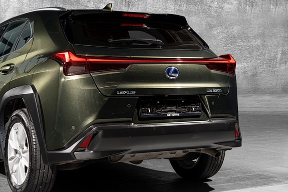 Lexus UX250h 6 of 30