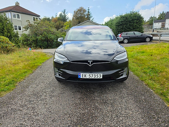 Tesla Model X 11 of 29