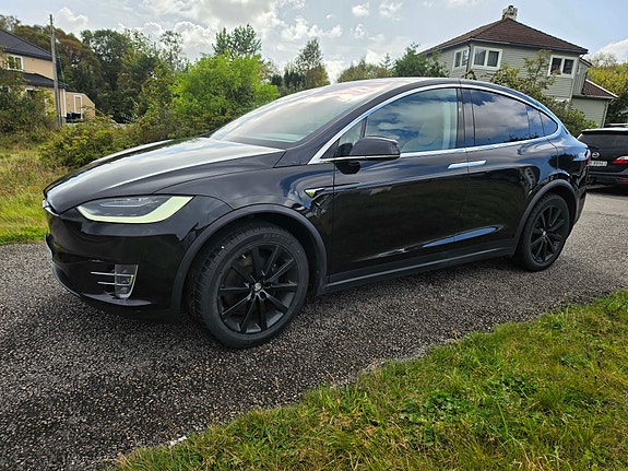 Tesla Model X 5 of 29