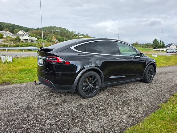 Tesla Model X 2 of 29