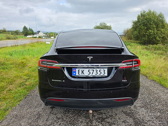 Tesla Model X 13 of 29