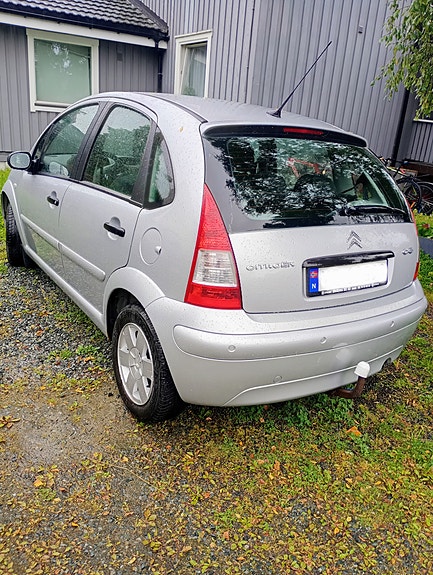 Peugeot 308 2 of 2
