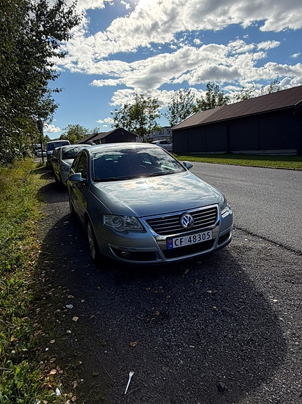 Volkswagen Passat 4 of 15