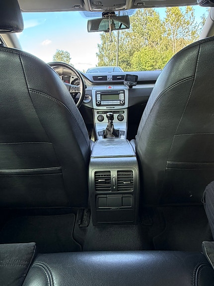 Volkswagen Passat 14 of 15