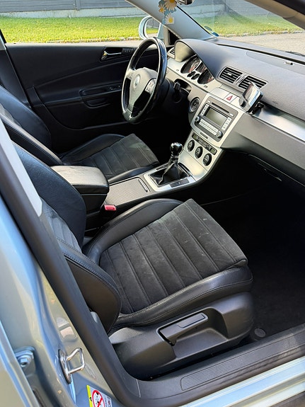Volkswagen Passat 9 of 15