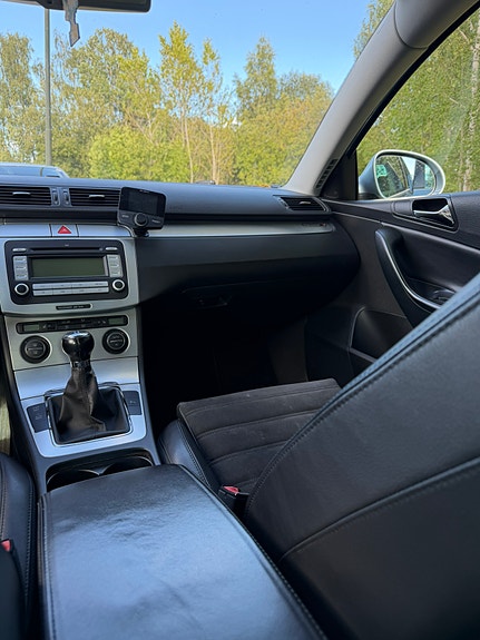 Volkswagen Passat 11 of 15