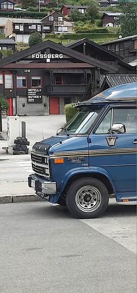 Chevrolet G30 10 of 20