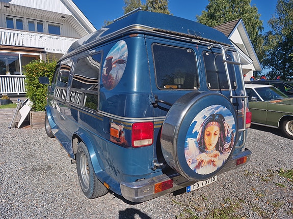 Chevrolet G30 17 of 20