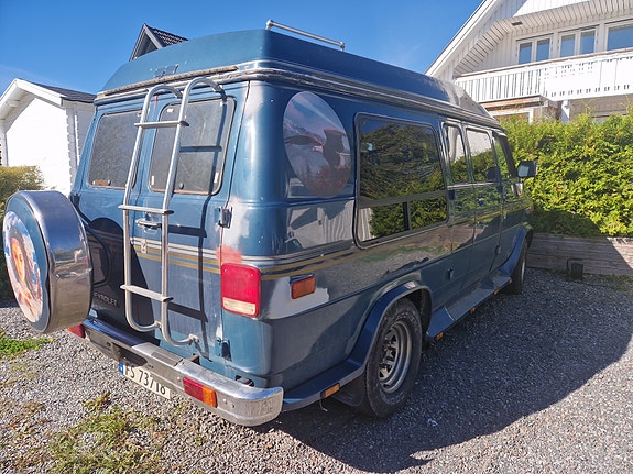Chevrolet G30 16 of 20