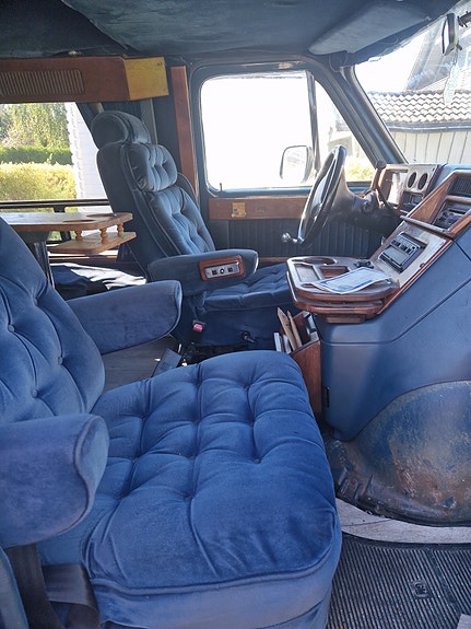 Chevrolet G30 13 of 20