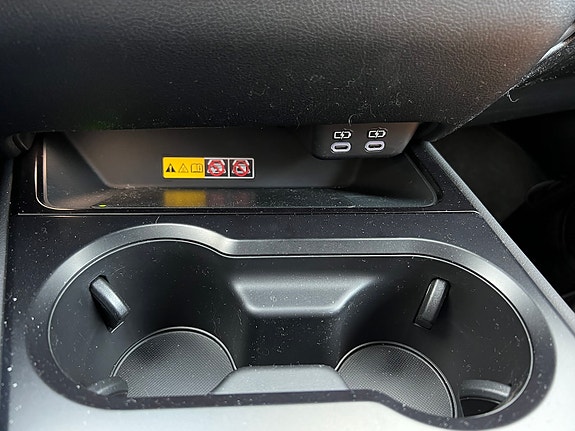 Lexus UX300e 7 of 7