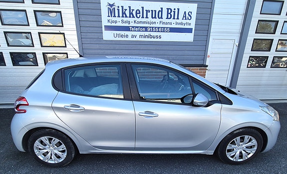 Peugeot 208 2 of 19